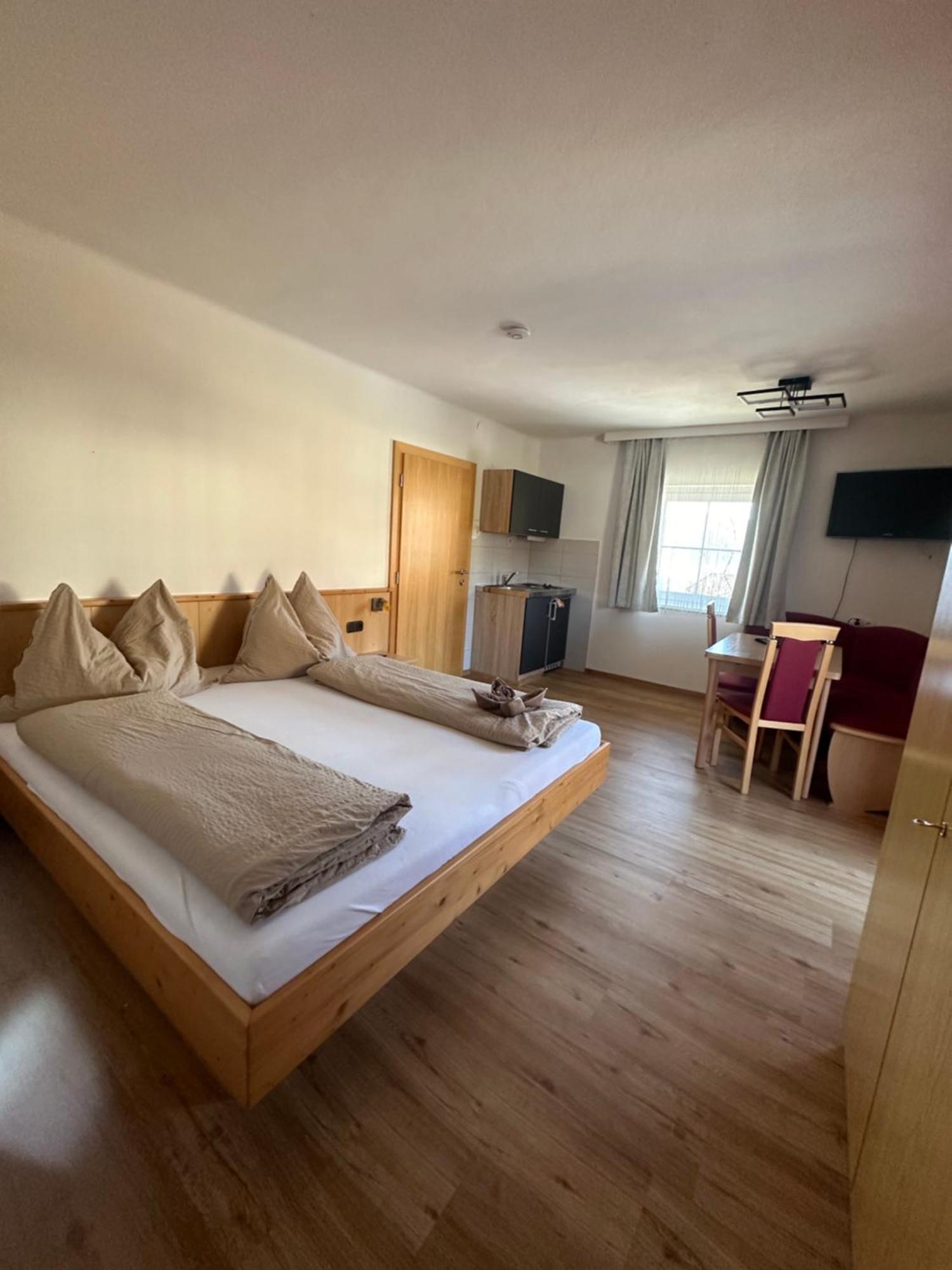 אייסלברג Fruehstueckspension Alpenrose Bed & Breakfast מראה חיצוני תמונה