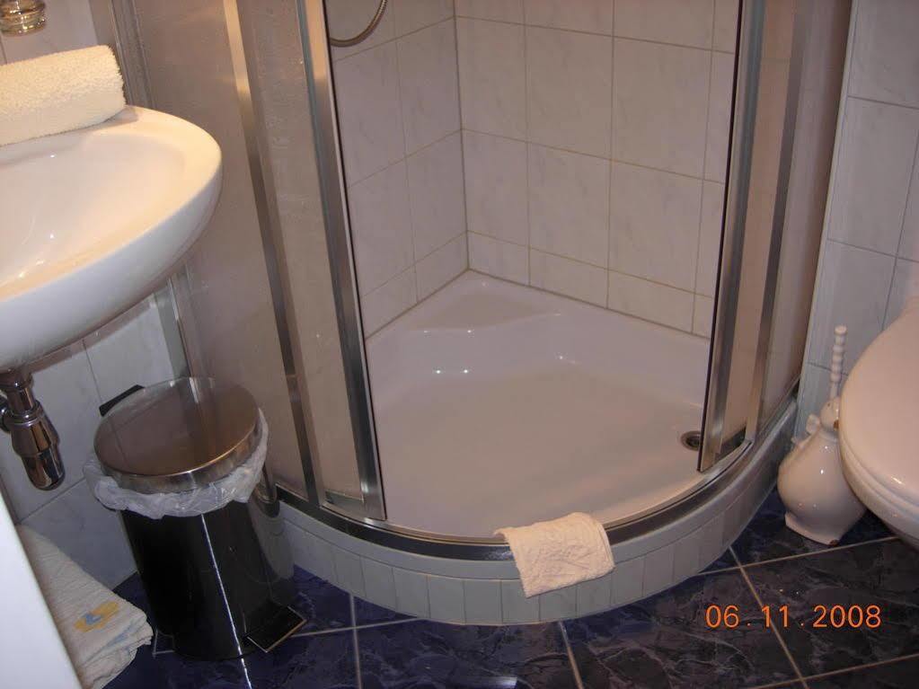 אייסלברג Fruehstueckspension Alpenrose Bed & Breakfast מראה חיצוני תמונה